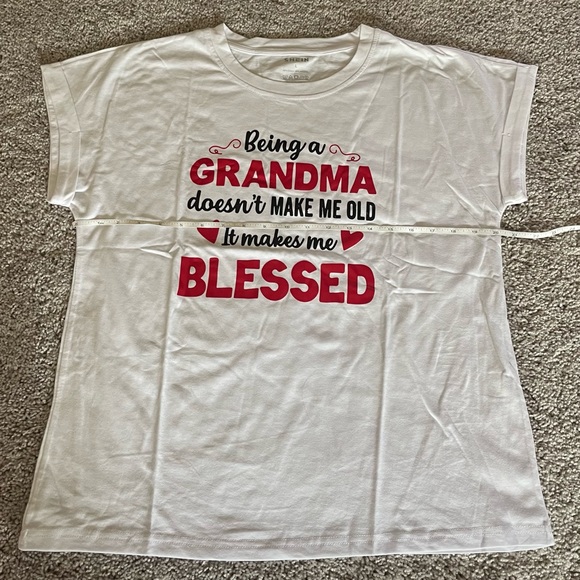 Shein White Grandma T-Shirt Red Lettering Size Large Rolled Cuff Batwing Sleeves - Picture 5 of 9